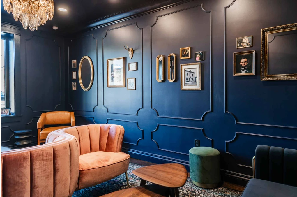 Electric vehicles come standard with one hotel's checkin